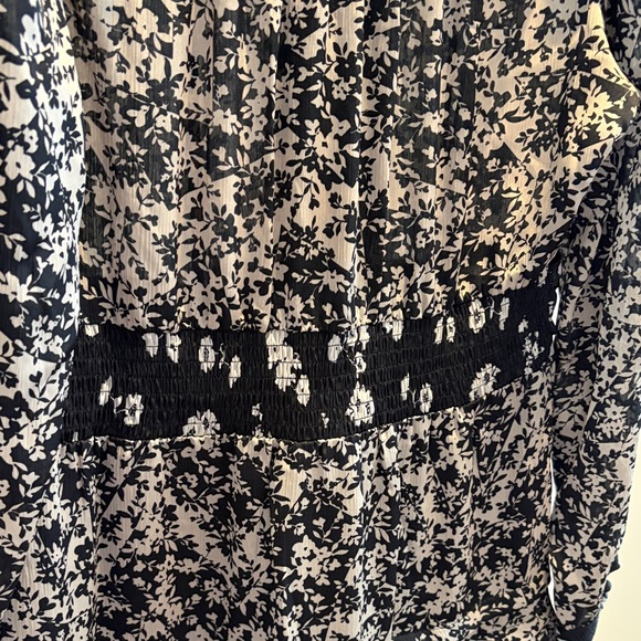 Heartloom Black and Cream Floral Dress - Picture 8 of 9